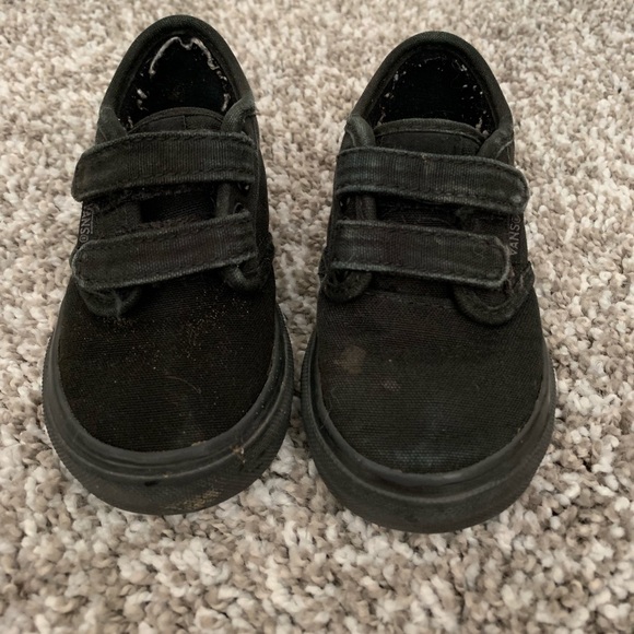 toddler black velcro vans